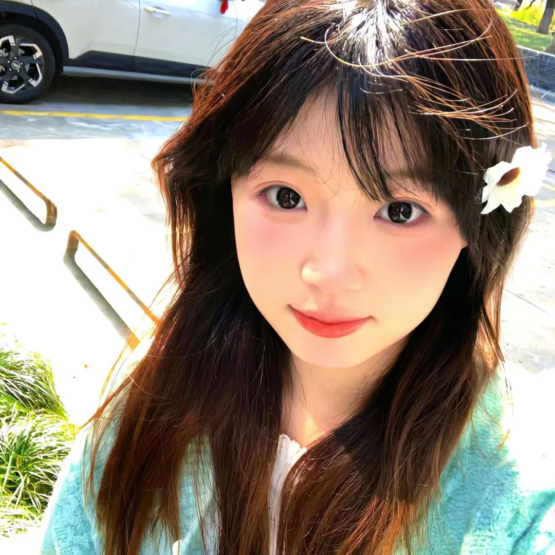 半山校服海报